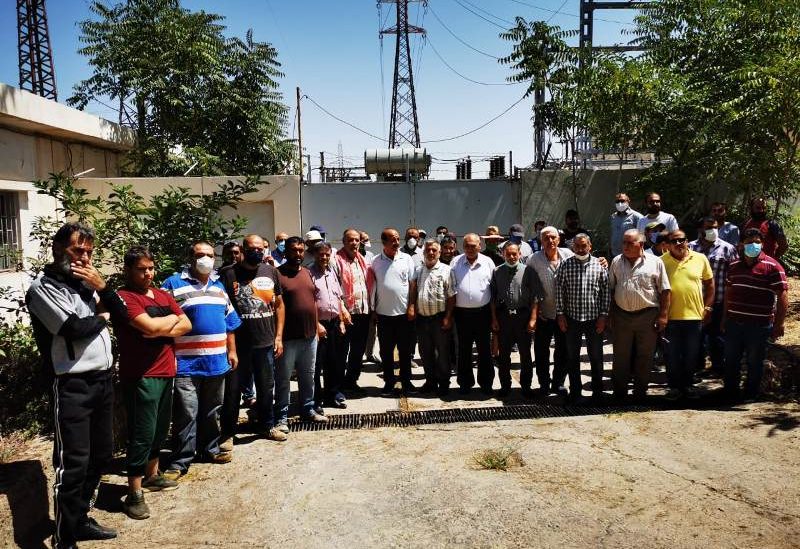 اعتصام امام محطة تحويل كهرباء في اللبوة