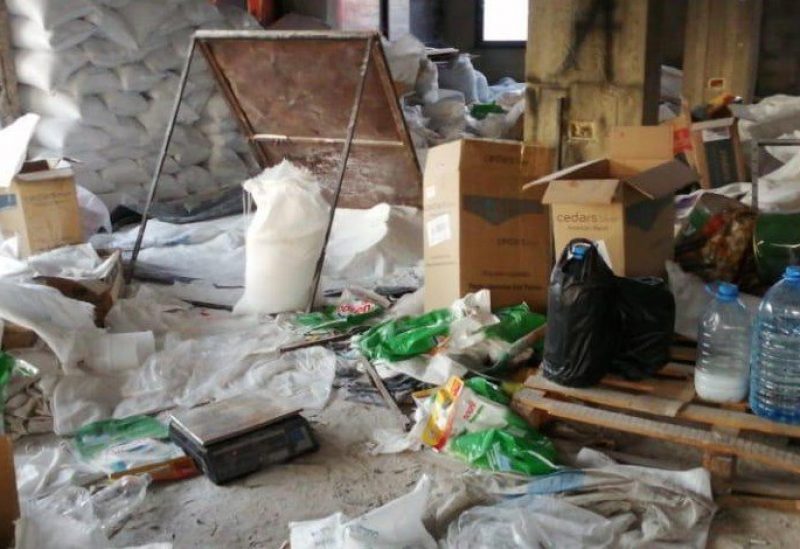 الجمارك تقفل مستودعاً لمواد التنظيف