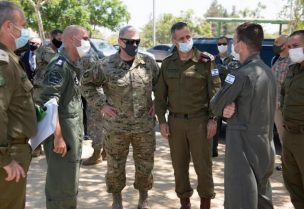 الجنرال الأمريكي ميلي زار قاعدة نفاتيم الجوية في إسرائيل