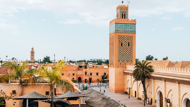 المغرب تعيد فتح المساجد بعد إغلاقها بسبب تفشي كورونا