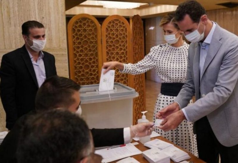 رئيس النظام بشار الأسد وزوجته