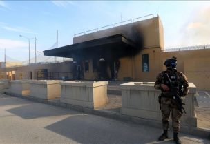 سقوط صواريخ على قاعدة عسكرية في بغداد