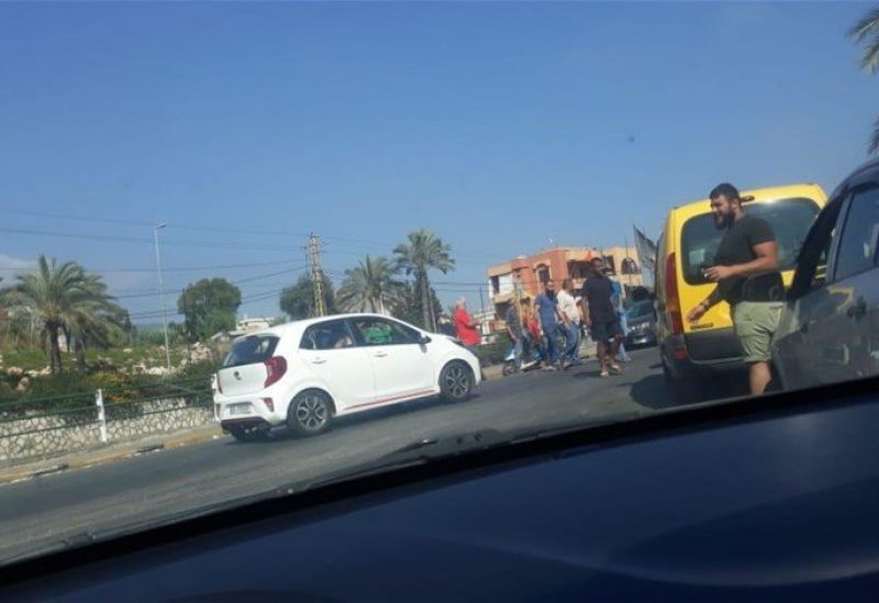 شاب حاول الانتحار بسبب وضعه المعيشي