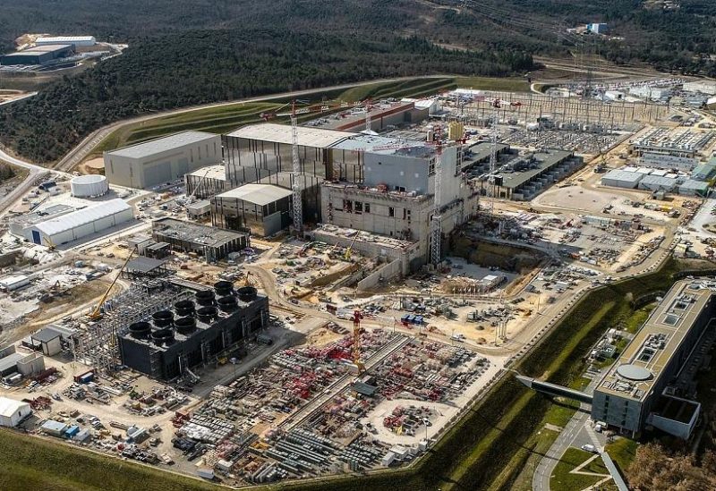 فرنسا تبدأ تجميع أكبر مفاعل نووي