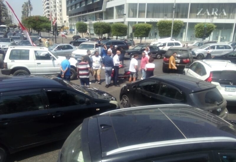 محتجون افترشوا ساحة ايليا