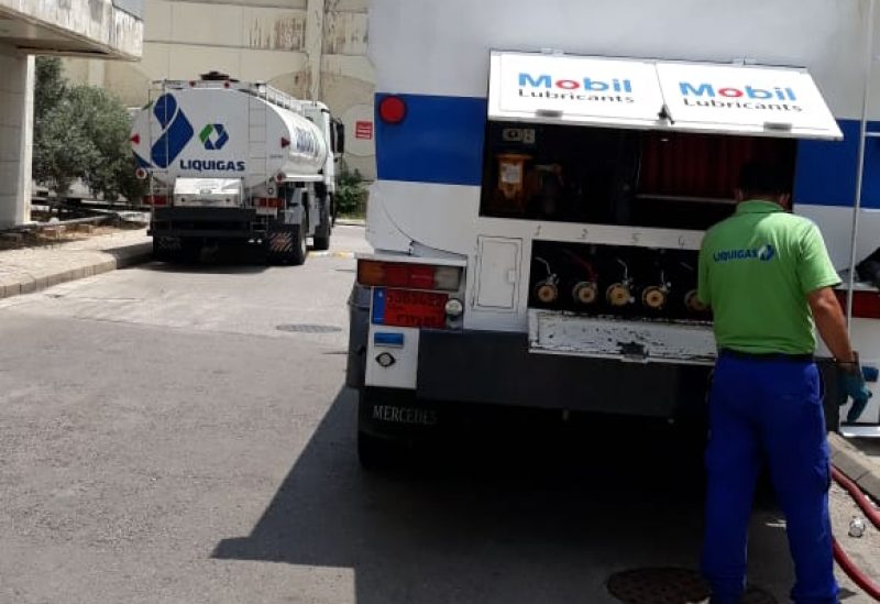 مستشفى رفيق الحريري تسلمت كمية مازوت تبرعت بها شركة Liquigas