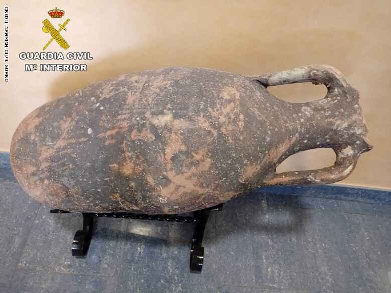 من التحف الرومانية التي تم اكتشافها