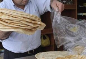 الخبز يتأرجح مع الدولار