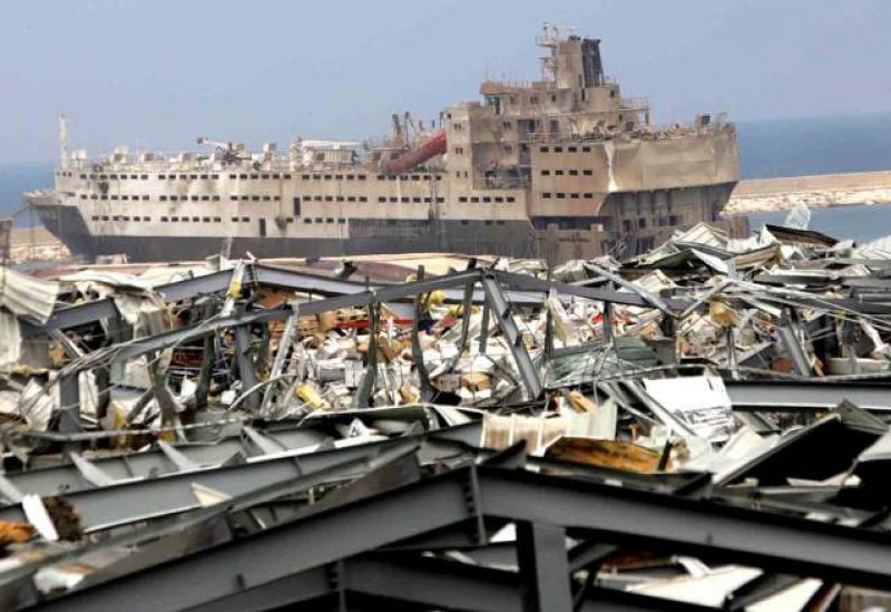 مدير عام مرفأ بيروت يوصي بادخال البواخر المنتظرة والبدء بتفريغها