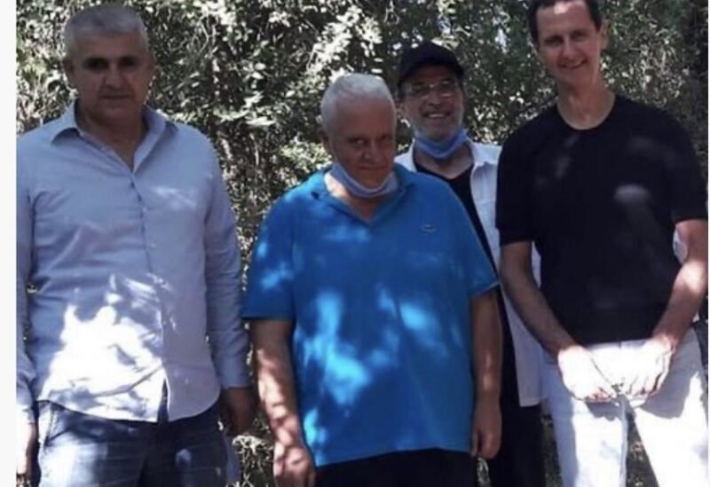 بشار الأسد مع وجهاء عائلة مخلوف وإسماعيل