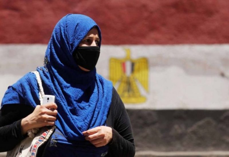 إنخفاض بإصابات ووفيات كورونا في مصر