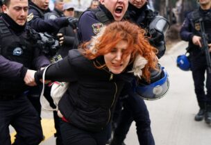 الأمن التركي يعتقل سيدة - أرشيفية