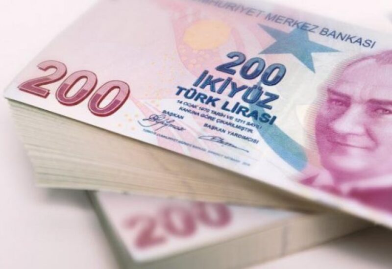 الليرة التركية تهبط لمستويات قياسية