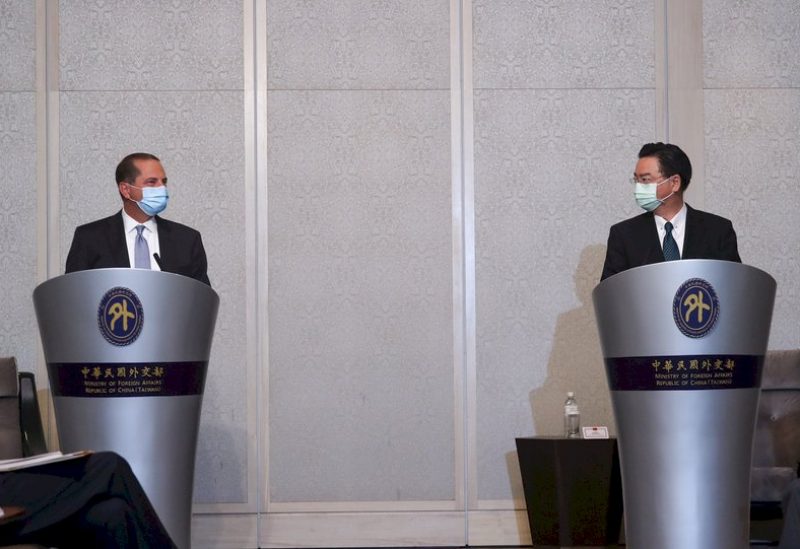 وزير الخارجية التايواني جوزف وو ووزير الصحة الأمريكي