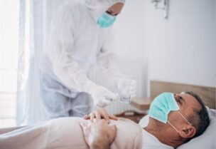 أعراض كورونا تختلف من شخص لاخر