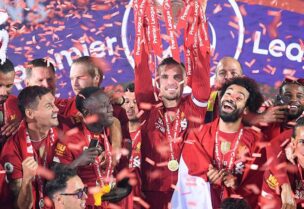 صراع رباعي على لقب الدوري الإنكليزي الممتاز