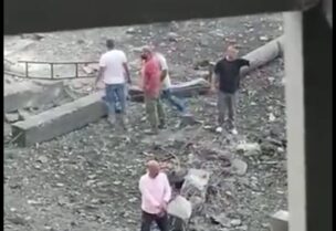 عناصر من حزب الله يطوقون مكان الانفجار