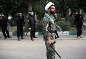 عناصر من قوات الأمن الإيرانية