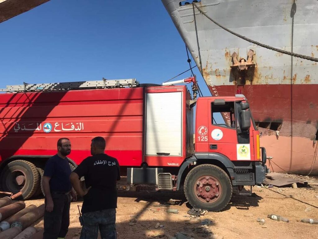 حريق في مرفأ طرابلس