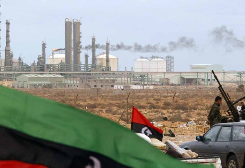 خليفة حفتر تعهد بإعادة بفتح قطاع الطاقة الليبي