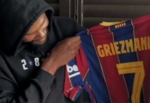 القميص الجديد لغريزمان مع برشلونة غريزمان