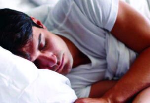 مخاطر صحية عديدة للنوم المفرط