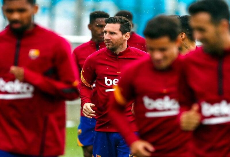ميسي يتدرب مع برشلونة للمرة الأولى منذ انتهاء أزمته