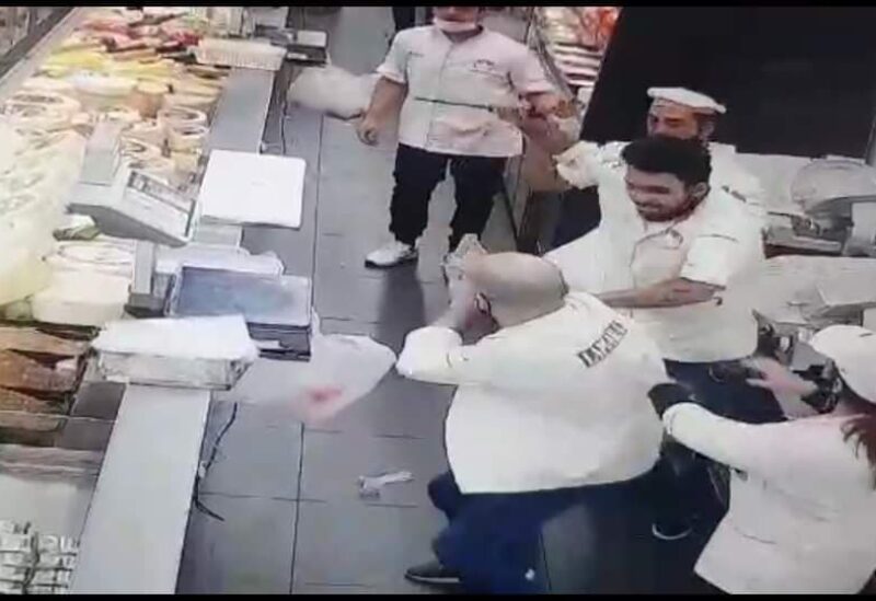 هجوم بالساطور