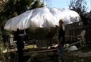 بالون من الأقمشة البلاستيكية المغطاة برقائق الألومنيوم