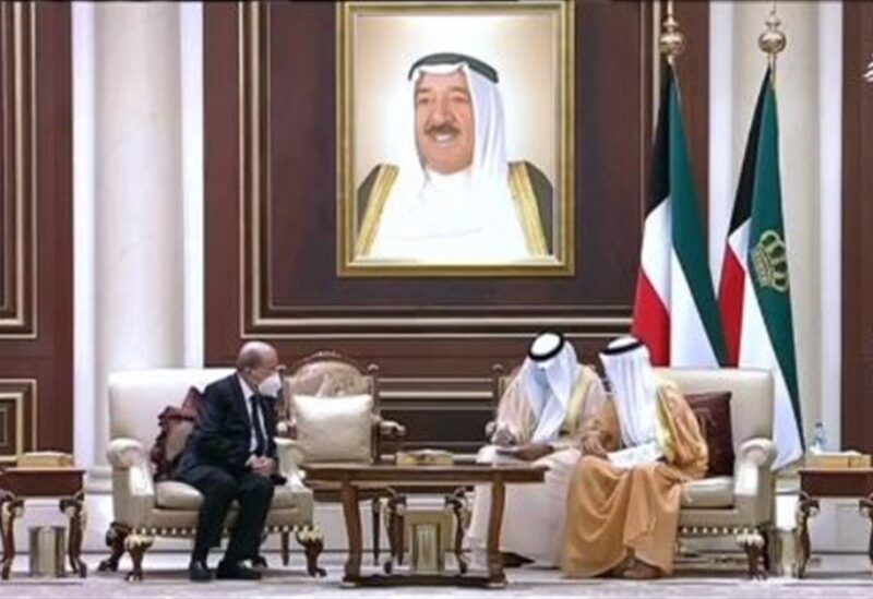 الوفد الرئاسي يقدم تعازيه للأمير نواف