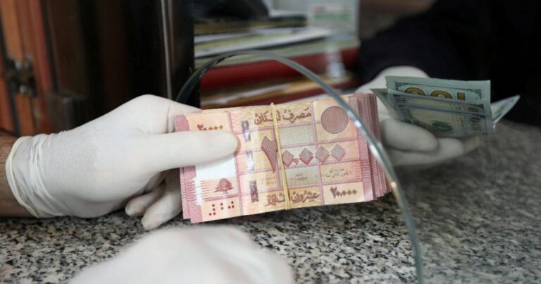دولار السوق السوداء يحافظ على ارتفاعه