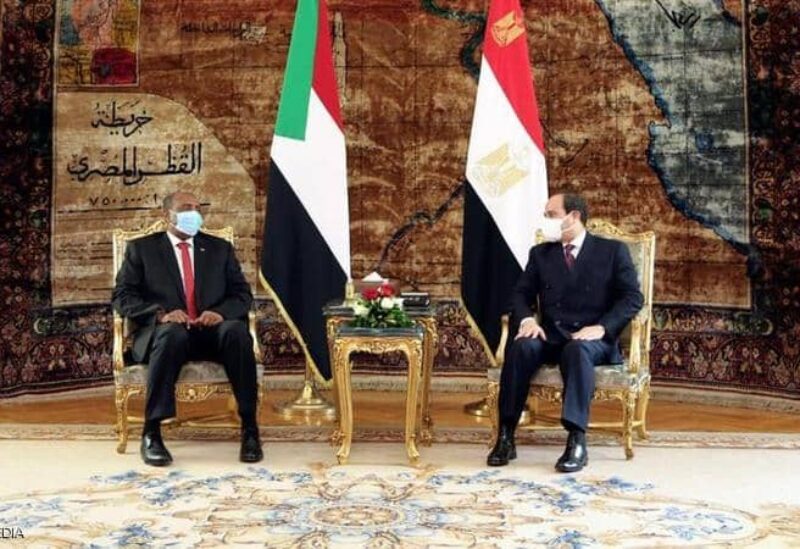 السيسي يستقبل البرهان في قصر الاتحادية