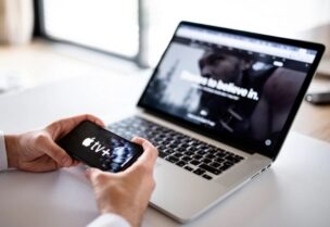 خدمة أبل تي في