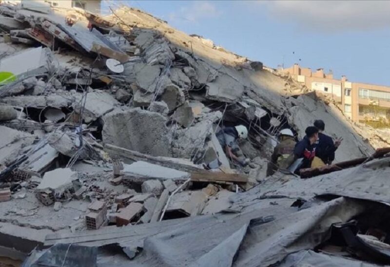 أضرار الزالزال الذي ضرب مدينة إزمير غي تركيا