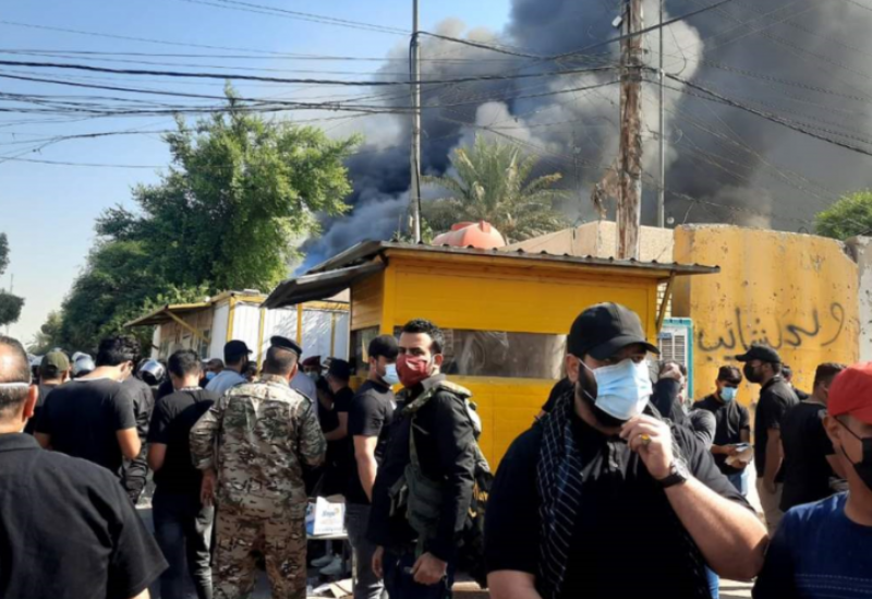 ميليشيا الحشد تحرق مقر الحزب الديمقراطي الكردستاني في بغداد
