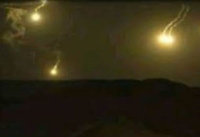 قنابل مضيئة فوق بلدة الغجر