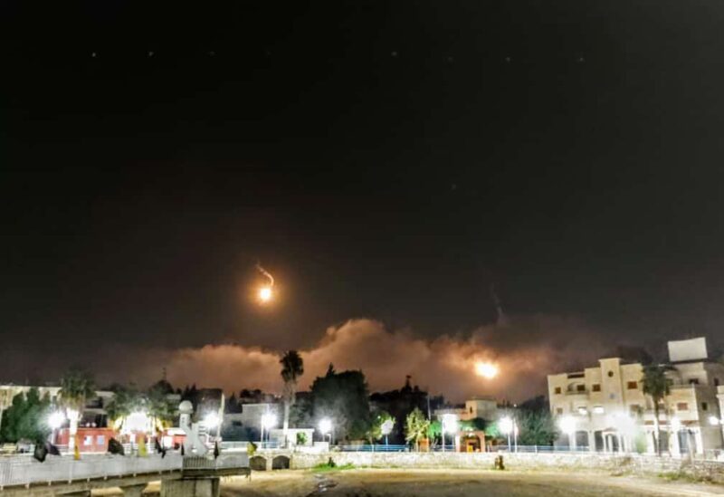قنابل مضيئة جنوباً واستنفار عسكري إسرائيلي