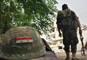 قتلى وجرحى من قوات النظام في ضربات جوية بسوريا