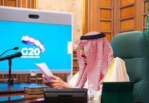 الملك سلمان خلال ترأسه لقمة 20