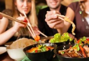تنظيم التجمعات في المنزل قد يزيد من خطر الإصابة بالفيروس