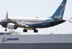الولايات المتحدة تسمح لطائرات 737 ماكس من بوينغ بالطيران مجددا