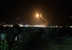 قنابل مضيئة فوق بلدة الغجر