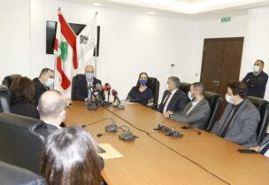 وزير الصحة تسلم أجهزة PCR هبة من منظمة الصحة العالمية