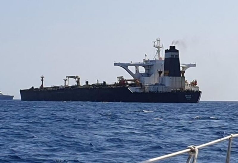 ايران تعلن غرق سفينة انزال