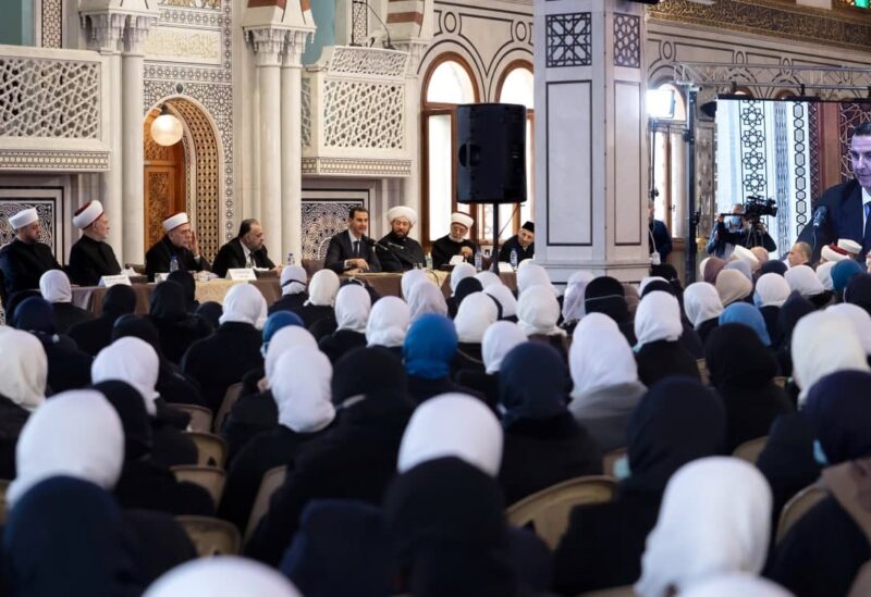 بشار الأسد يخطب أمام رجال دين