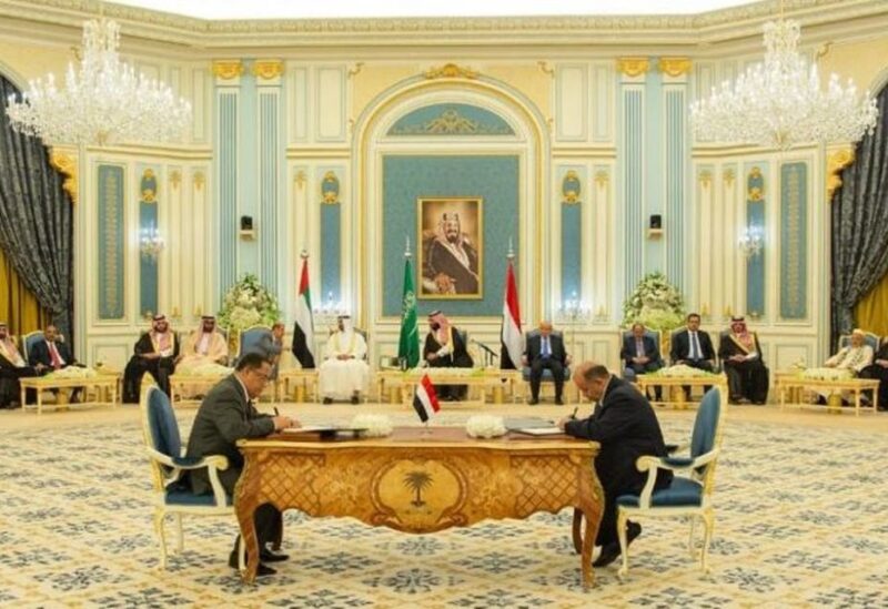 توافق على تشكيل حكومة يمنية من 24 وزيراً