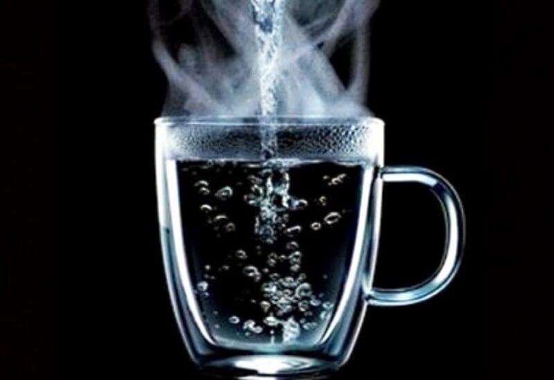 شرب الماء الساخن له فوائد عديدة