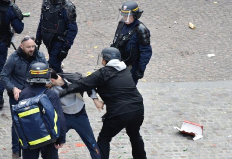 عناصر من الشرطة الفرنسية خلال المظاهرات