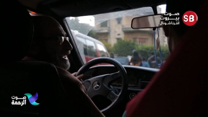 من تاكسي البسطاء في طرابلس صوت الرحمة ينشر الأمل