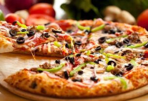 البيتزا من أكثر الأطعمة انتشارا حول العالم